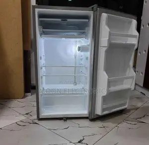 Midea Mini Refrigerator – Compact Convenient!