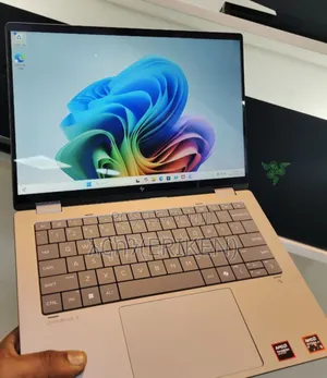 New Laptop HP OmniBook X Flip 14" 16GB AMD Ryzen 5 SSD 512GB