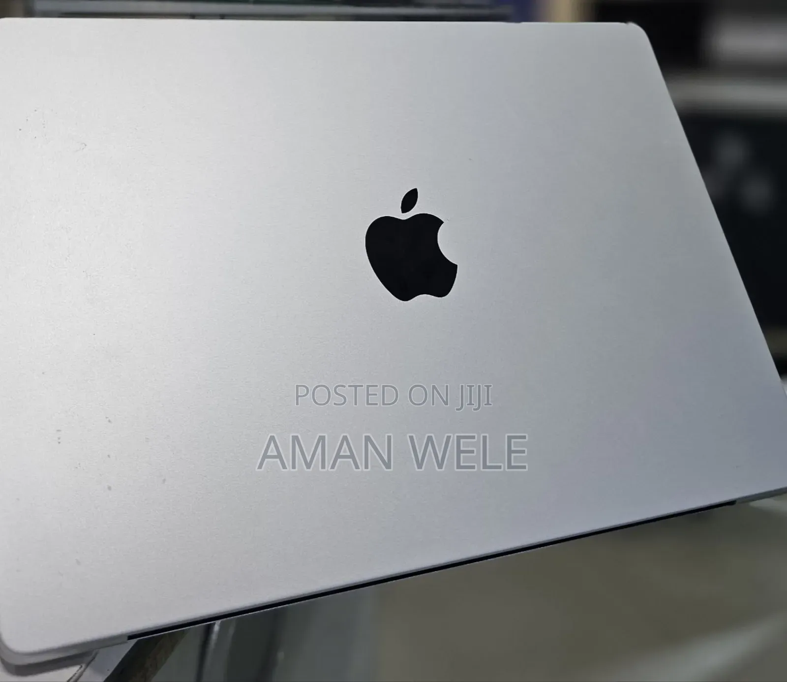 New Laptop Apple MacBook Pro 2023 M3 14-Inch 8GB Apple M3 Pro SSD 512GB