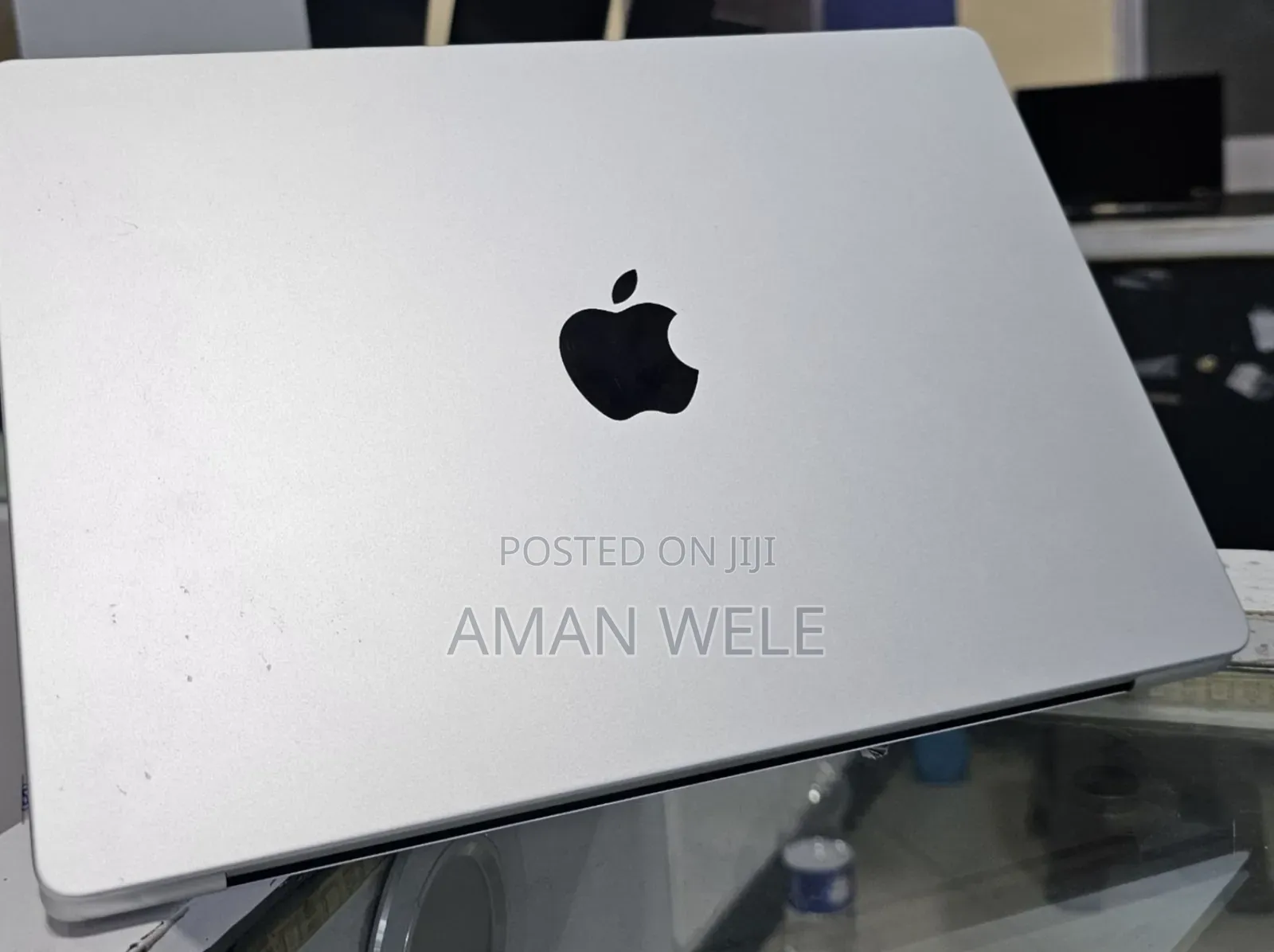 New Laptop Apple MacBook Pro 2023 M3 14-Inch 8GB Apple M3 Pro SSD 512GB