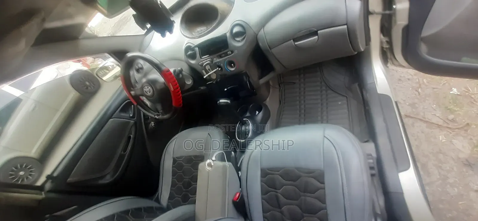 Toyota Vitz 2002 Ivory