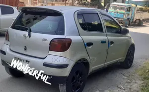 Toyota Vitz 2002 Ivory