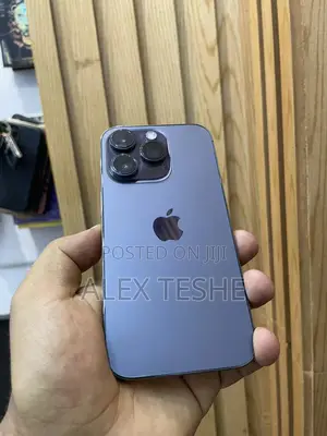 Photo - Apple iPhone 14 Pro Max 256 GB Purple