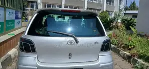 Toyota Vitz 2004 Silver