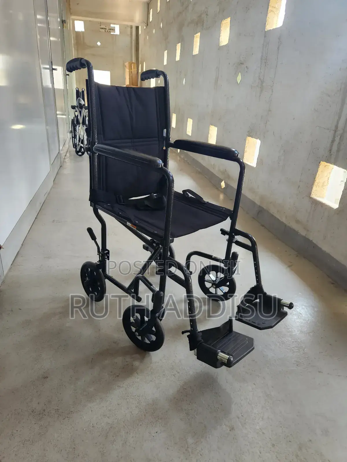 Foldable Wheelchair求助medical Wheelchair載體wheelchair俠義wheelchair New