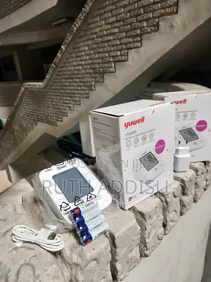 Photo - Yuwell Blood Pressure Monitor輕微digital Blood Pressure Monitor Medical