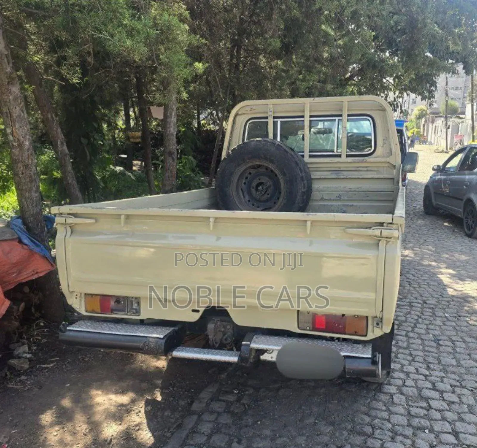 Toyota Land Cruiser 2006 Gold