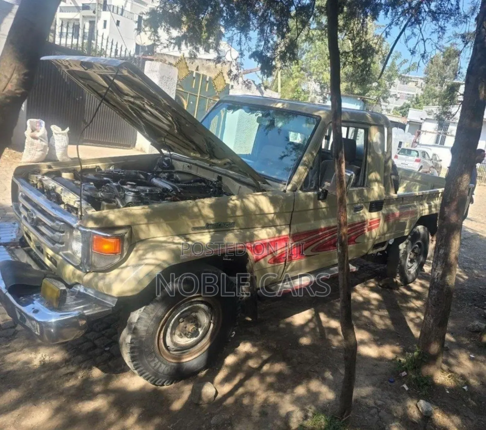 Toyota Land Cruiser 2006 Gold