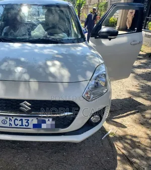 Suzuki Swift 2022 White