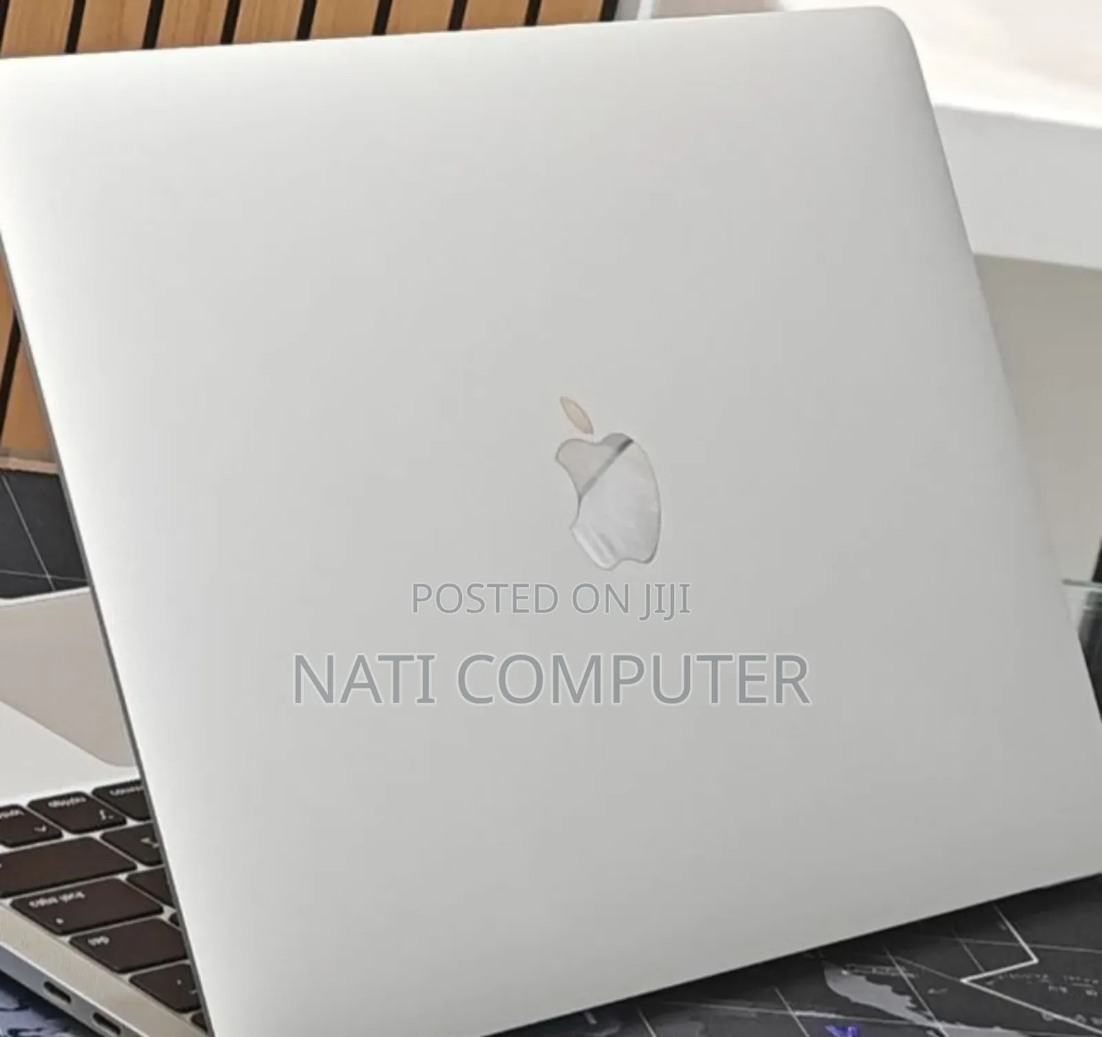 New Laptop Apple MacBook Air 2022 M2 8GB Intel Core I5 SSD 256GB