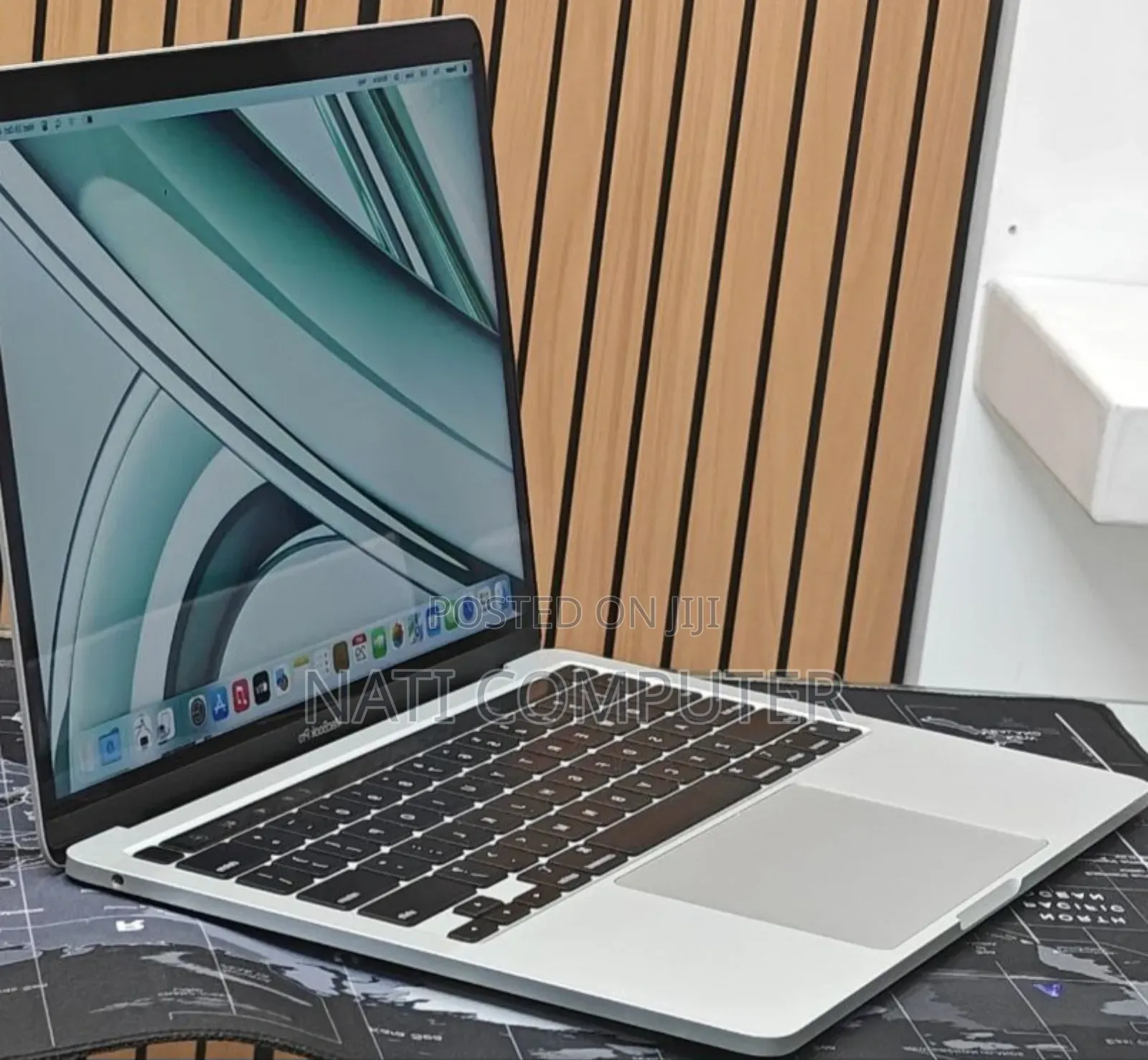 New Laptop Apple MacBook Air 2022 M2 8GB Intel Core I5 SSD 256GB