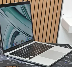 New Laptop Apple MacBook Air 2022 M2 8GB Intel Core I5 SSD 256GB