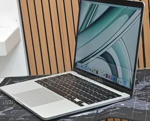 New Laptop Apple MacBook Pro 8GB Apple M2 SSD 256GB