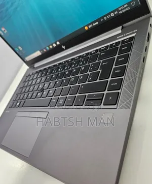 New Laptop HP ZBook Firefly G8 16GB Intel Core I7 SSD 1T