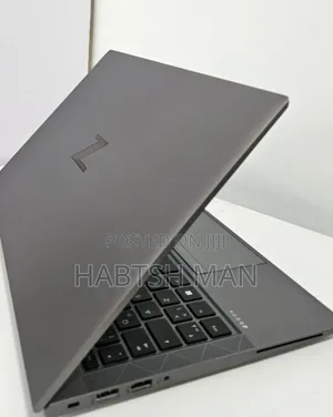 New Laptop HP ZBook Firefly G8 16GB Intel Core I7 SSD 1T