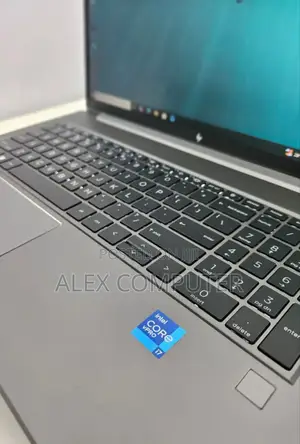 New Laptop HP 32GB Intel Core I7 SSD 1T