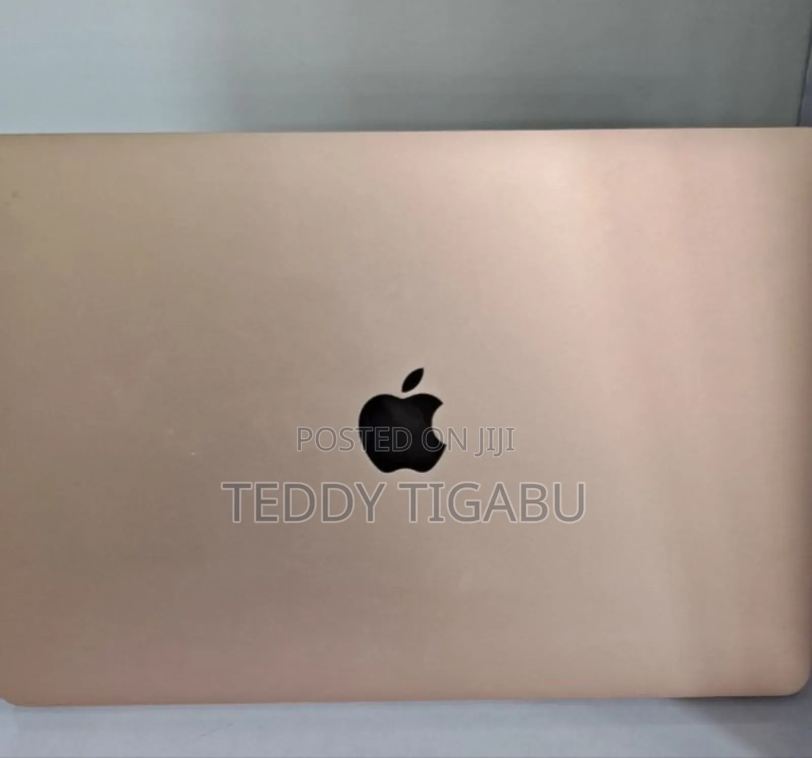 New Laptop Apple MacBook Pro 2019 8GB Intel Core I5 SSD 256GB