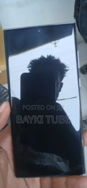 Photo - Samsung Galaxy S22 Ultra 256 GB Black