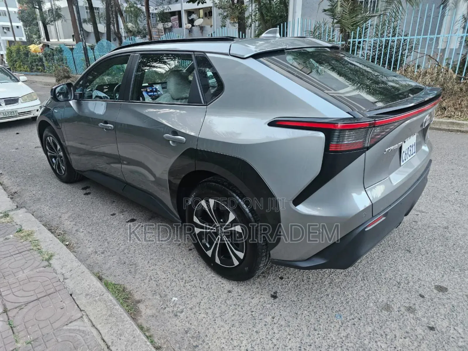 Toyota bZ4X 2024 Silver