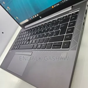 New Laptop HP ZBook Firefly G8 16GB Intel Core I7 SSD 1T