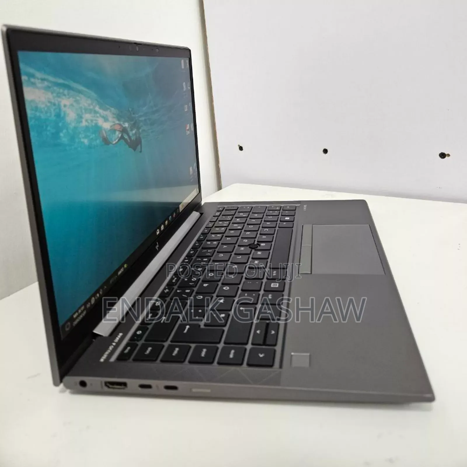 New Laptop HP ZBook Firefly G8 16GB Intel Core I7 SSD 1T