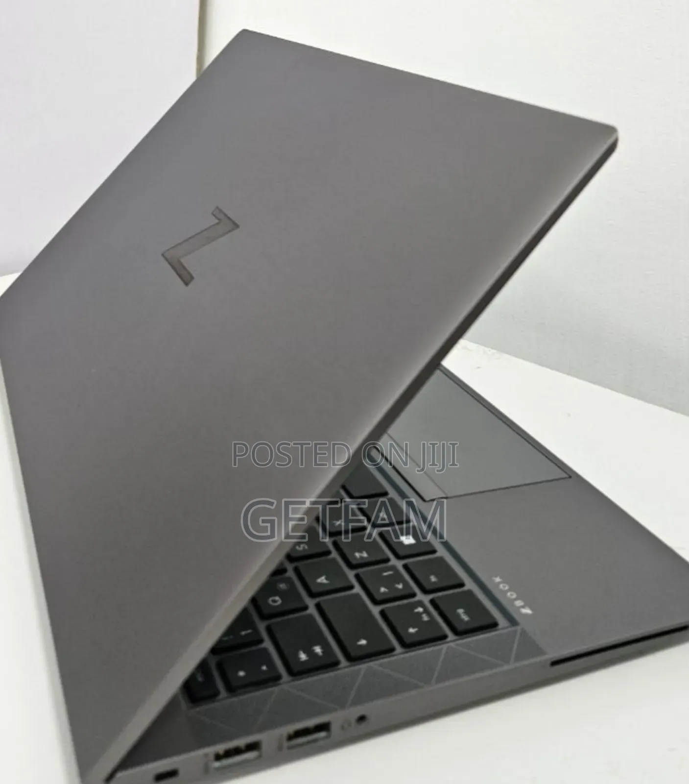 New Laptop HP ZBook Firefly 16 G10 16GB Intel Core I7 SSD 1T