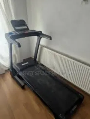 ዘመናዊ Reebok Jet300 Series Foldable Speakers የመሮጫ ማሽን