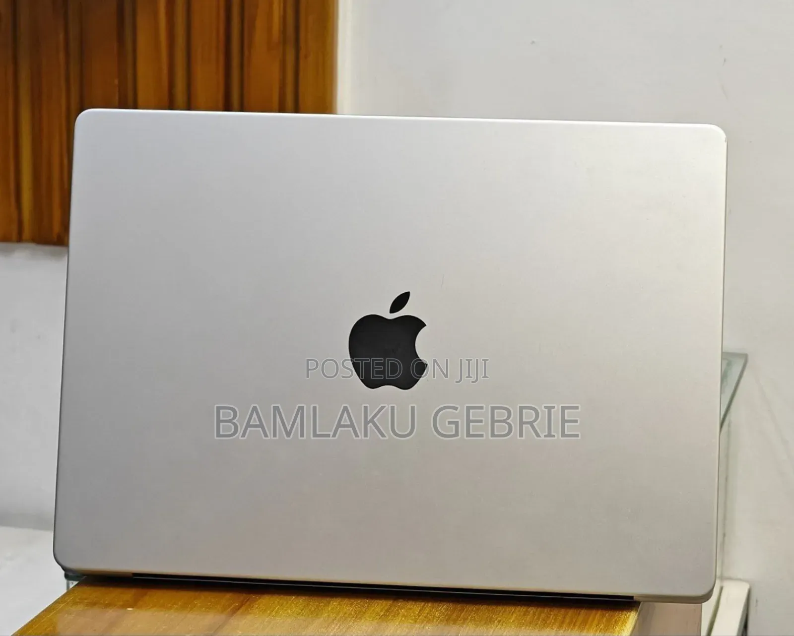 New Laptop Apple MacBook Pro M1 16GB Apple M1 Pro SSD 1T