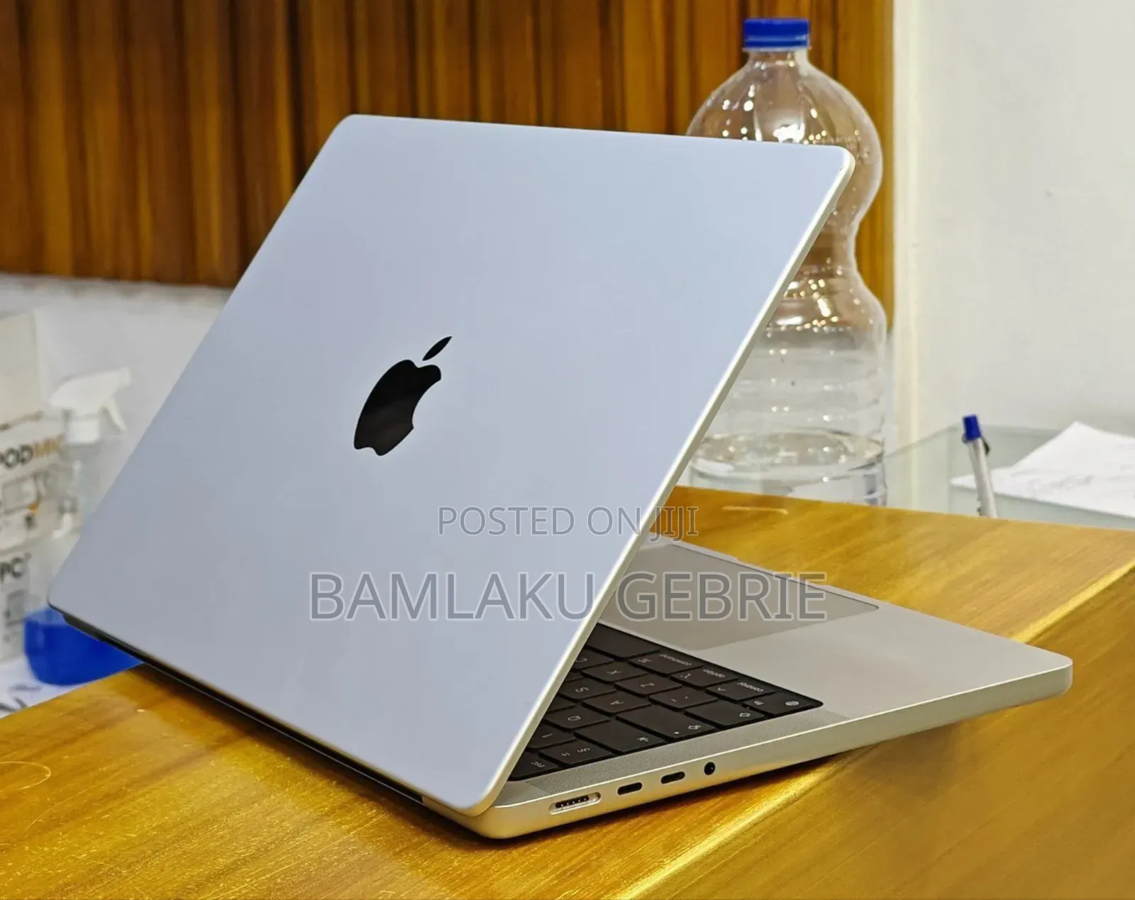 New Laptop Apple MacBook Pro M1 16GB Apple M1 Pro SSD 1T