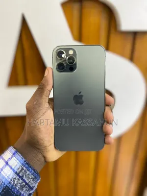 Photo - Apple iPhone 12 Pro 256 GB Black