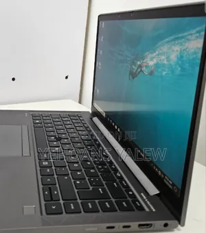 New Laptop HP ZBook Firefly G8 16GB Intel Core I7 SSD 512GB