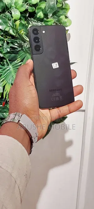 New Samsung Galaxy S22 5G 256 GB Black