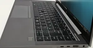 New Laptop HP ZBook Firefly G8 16GB Intel Core I7 SSD 1T