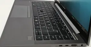 New Laptop HP ZBook Firefly G8 16GB Intel Core I7 SSD 1T