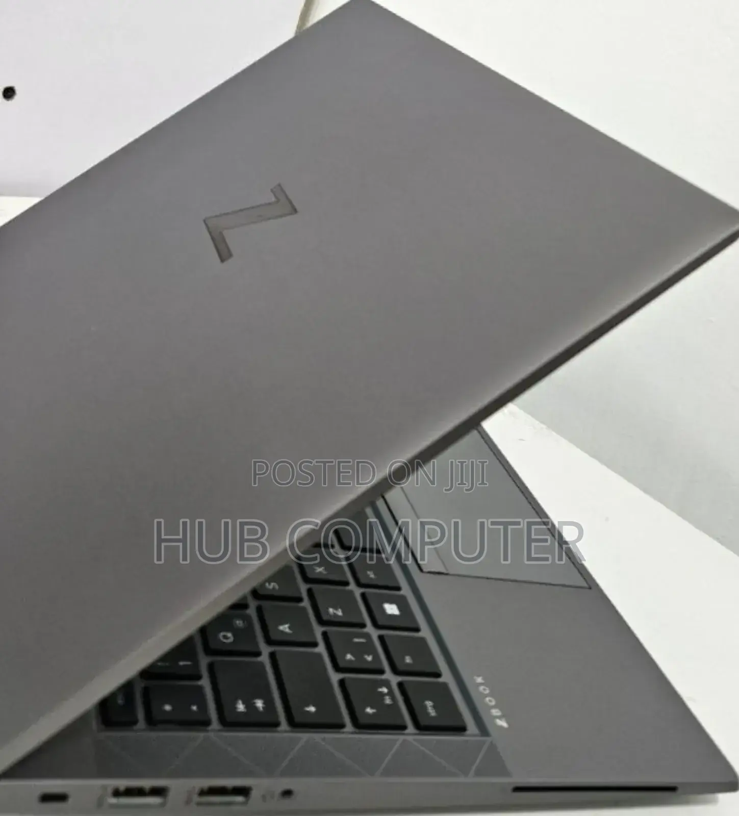 New Laptop HP ZBook Firefly G8 16GB Intel Core I7 SSD 1T