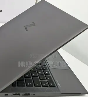 New Laptop HP ZBook Firefly G8 16GB Intel Core I7 SSD 1T