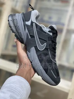 Photo - Nike V2k Black Men’S Comfortable Run Sneakers Size 40 - 43