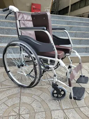 Commode Wheelchair耳郾usability in Medical Applications This Wheelchair