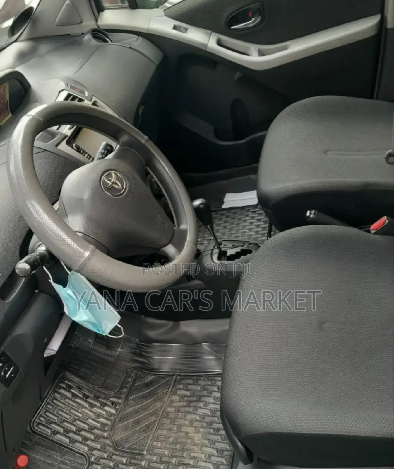 Toyota Yaris 2010 Gray