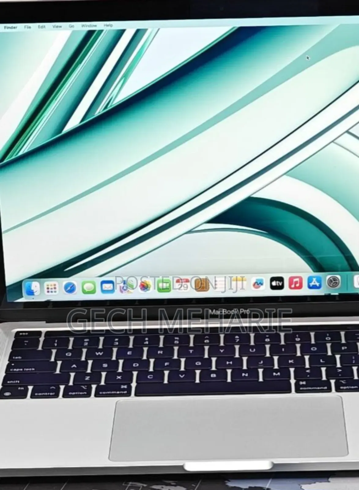 New Laptop Apple MacBook Pro 2022 M2 8GB Apple M2 SSD 256GB