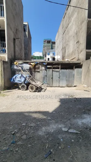 5bdrm House in ሀይሌ ጋርመንት, Nifas Silk-Lafto for sale