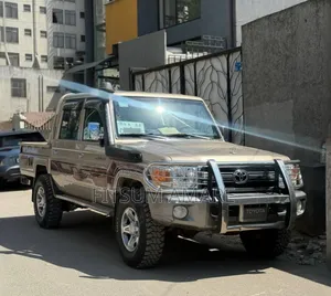 Photo - Toyota Land Cruiser 2018