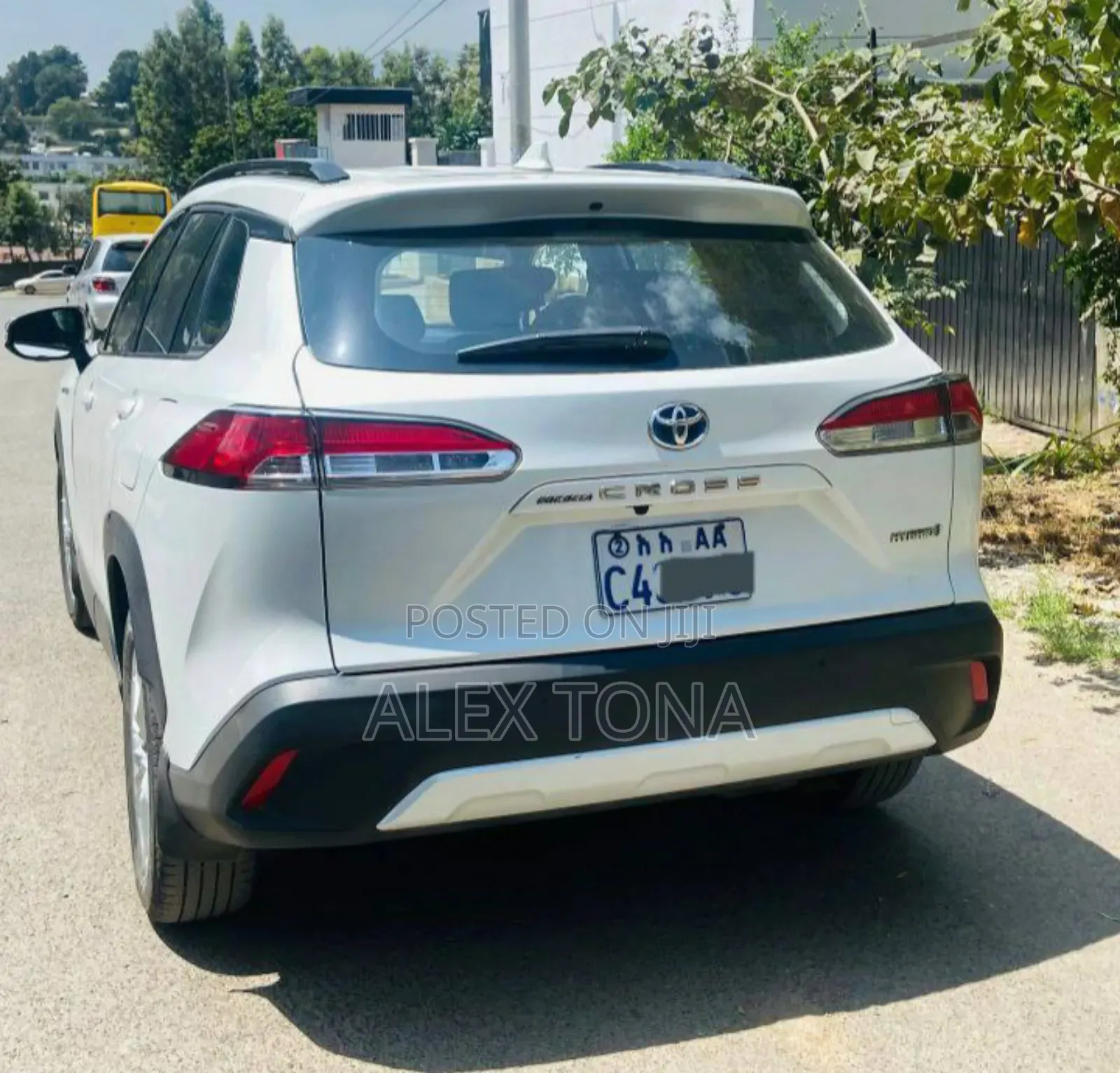 Toyota Corolla Cross Hybrid 2023 White