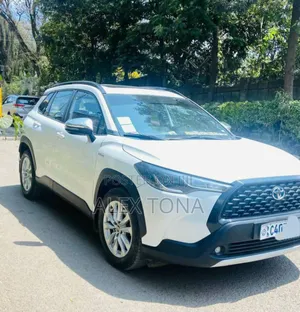Toyota Corolla Cross Hybrid 2023 White