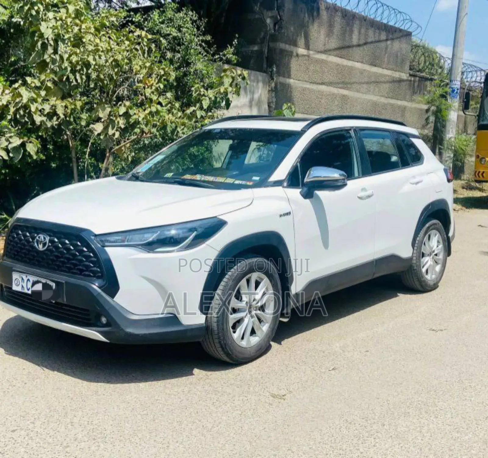 Toyota Corolla Cross Hybrid 2023 White