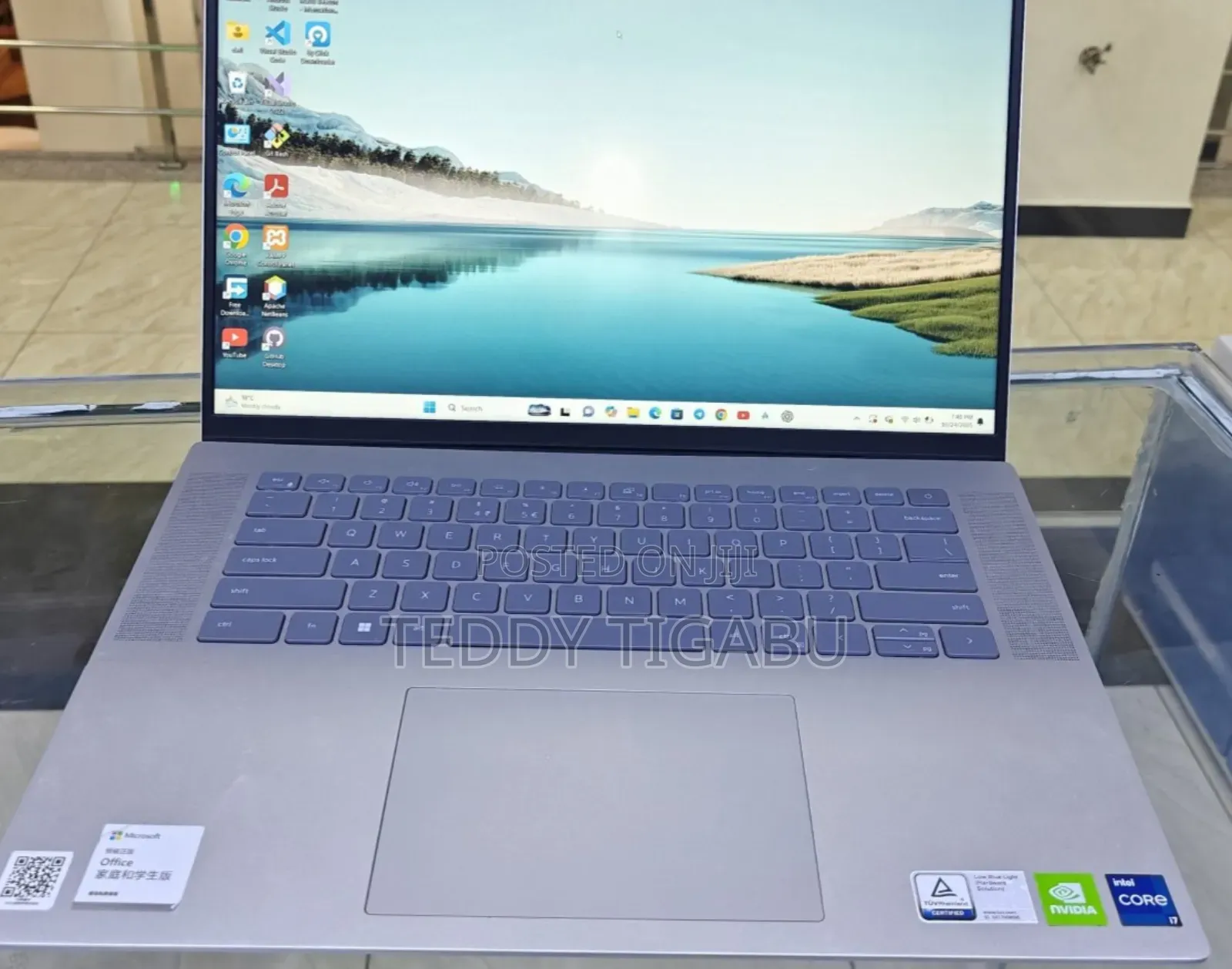 New Laptop Dell Inspiron 16 5620 16GB Intel Core I7 SSD 512GB