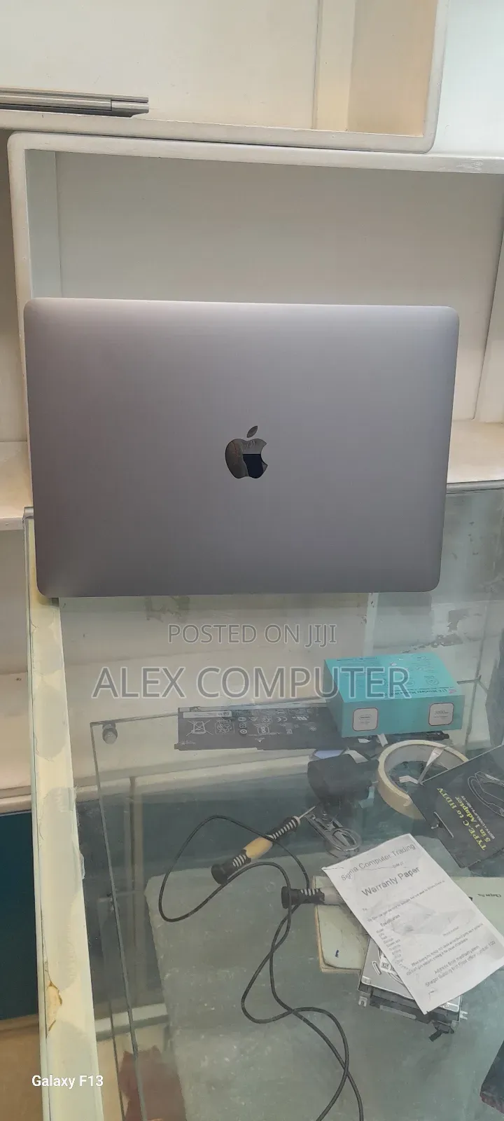 New Laptop Apple MacBook Pro 2020 8GB Intel Core I5 SSD 256GB