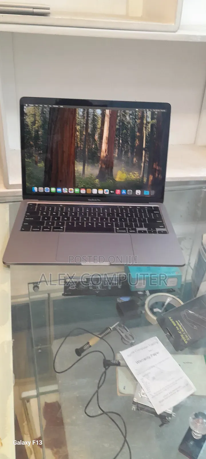 New Laptop Apple MacBook Pro 2020 8GB Intel Core I5 SSD 256GB