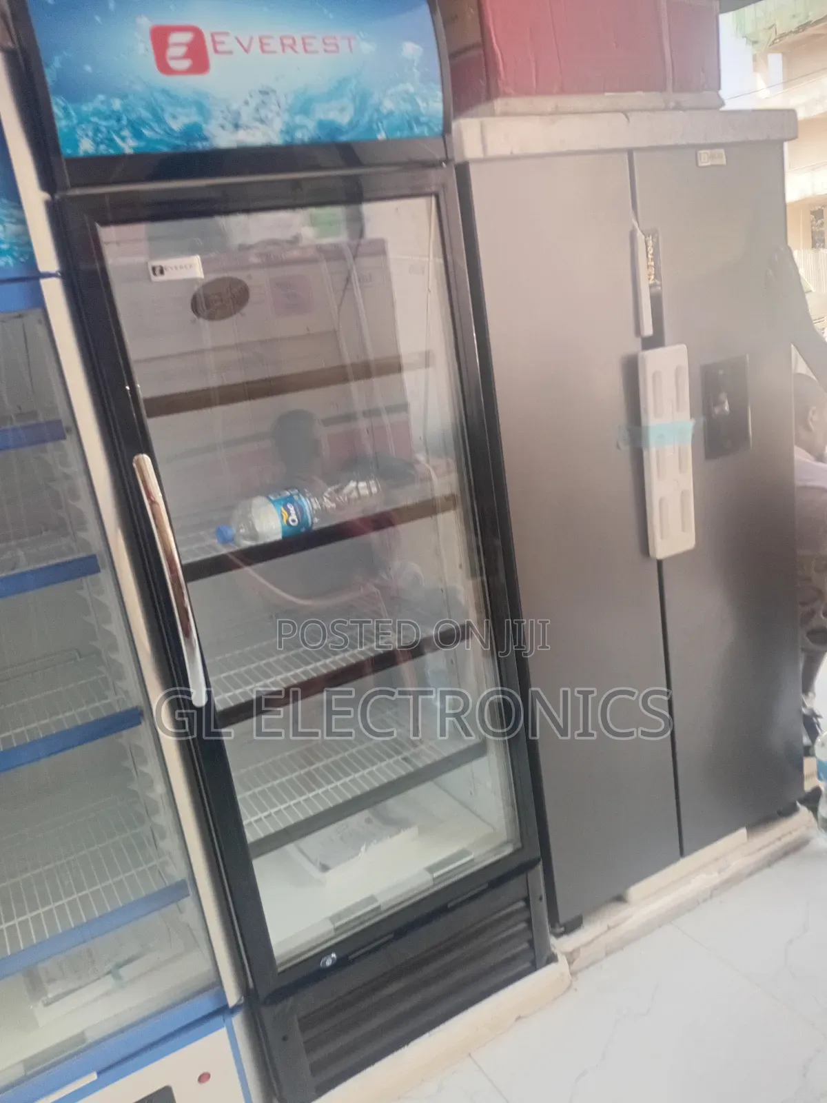 Everest Disply Show Case