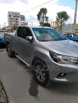 Toyota Land Cruiser 2019 Gold